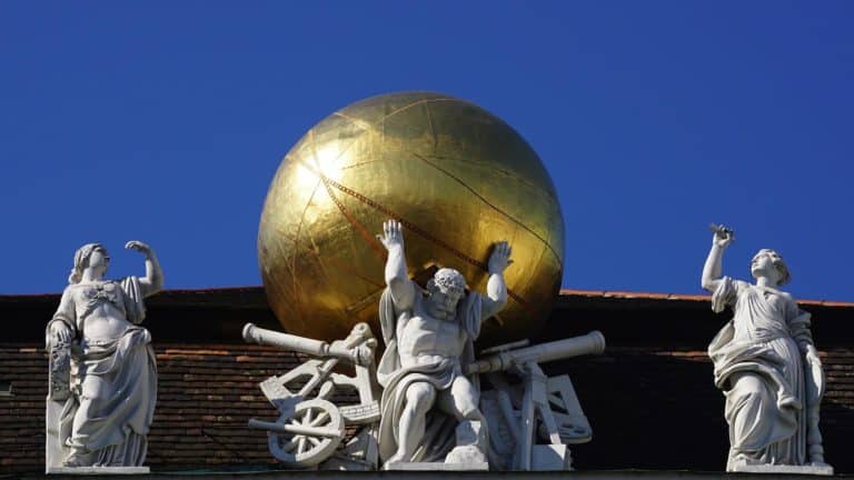 Sculpture de la Hofburg représentant le monde